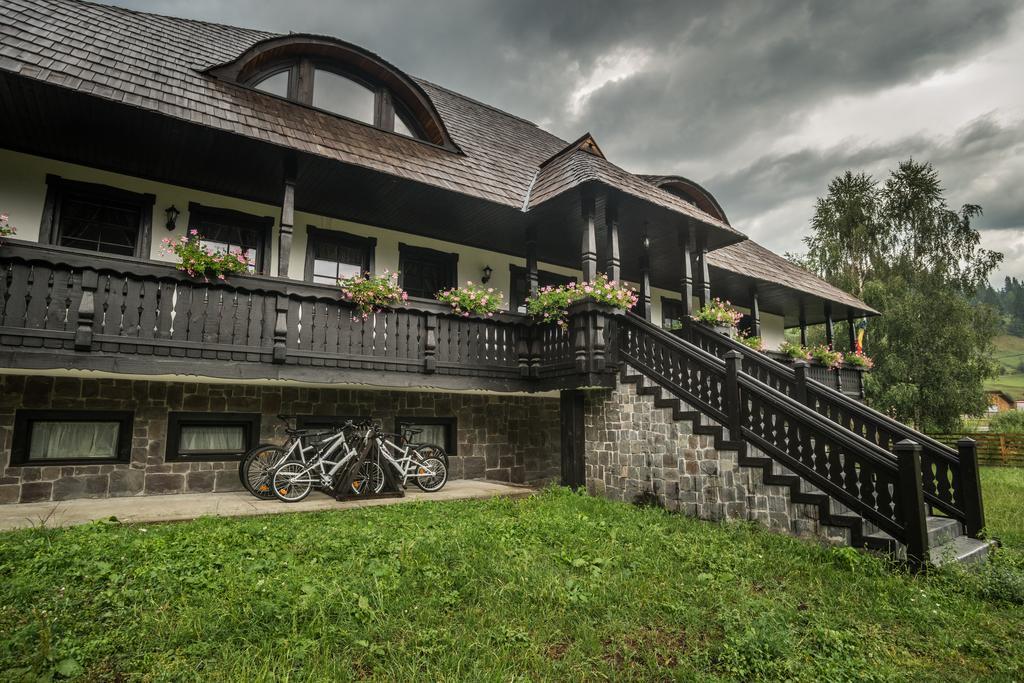 Pensiunea La Moara Hotel Fundu Moldovei Exterior foto